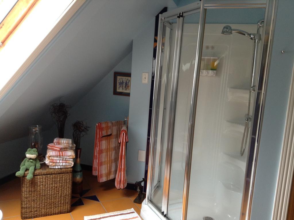La Belle Aux Berges Bed and Breakfast Saint-Denis-sur-Richelieu Δωμάτιο φωτογραφία