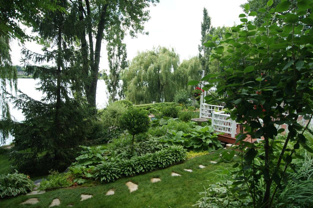 La Belle Aux Berges Bed and Breakfast Saint-Denis-sur-Richelieu Εξωτερικό φωτογραφία