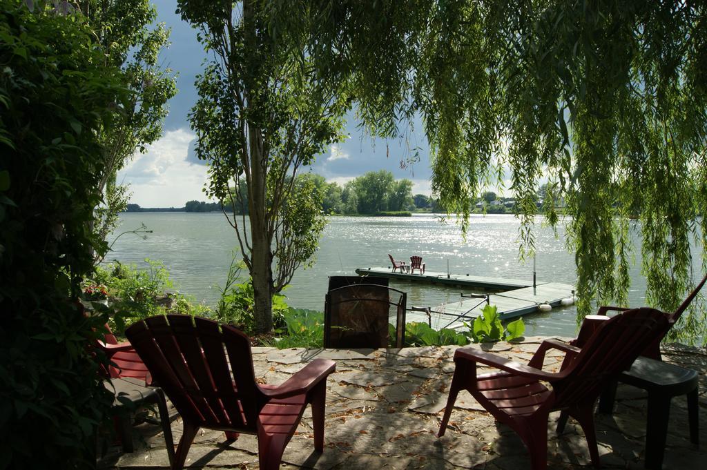 La Belle Aux Berges Bed and Breakfast Saint-Denis-sur-Richelieu Εξωτερικό φωτογραφία